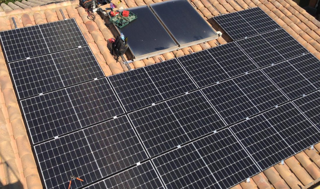 Instalación solar fotovoltaica de 5,85 kWp con batería en Sant Sadurní de l'Heura